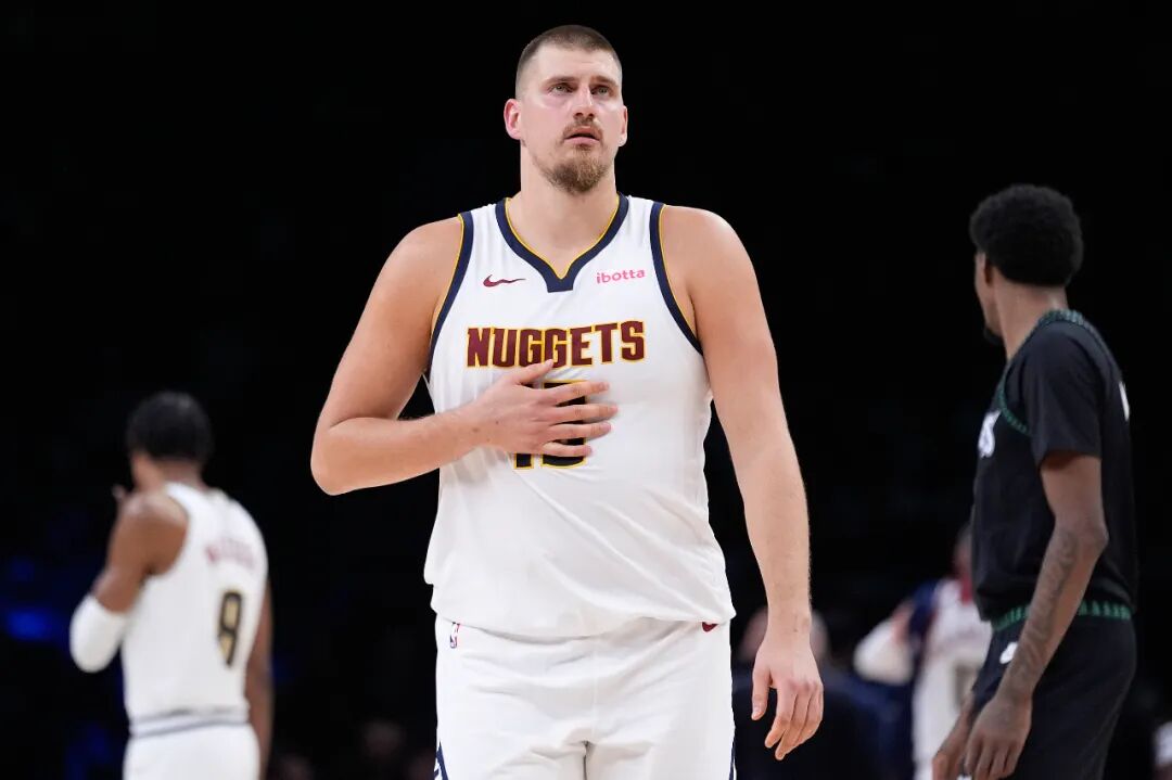 NBA | 杨瀚森背靠背仅得1分，约基奇三场三双创纪录