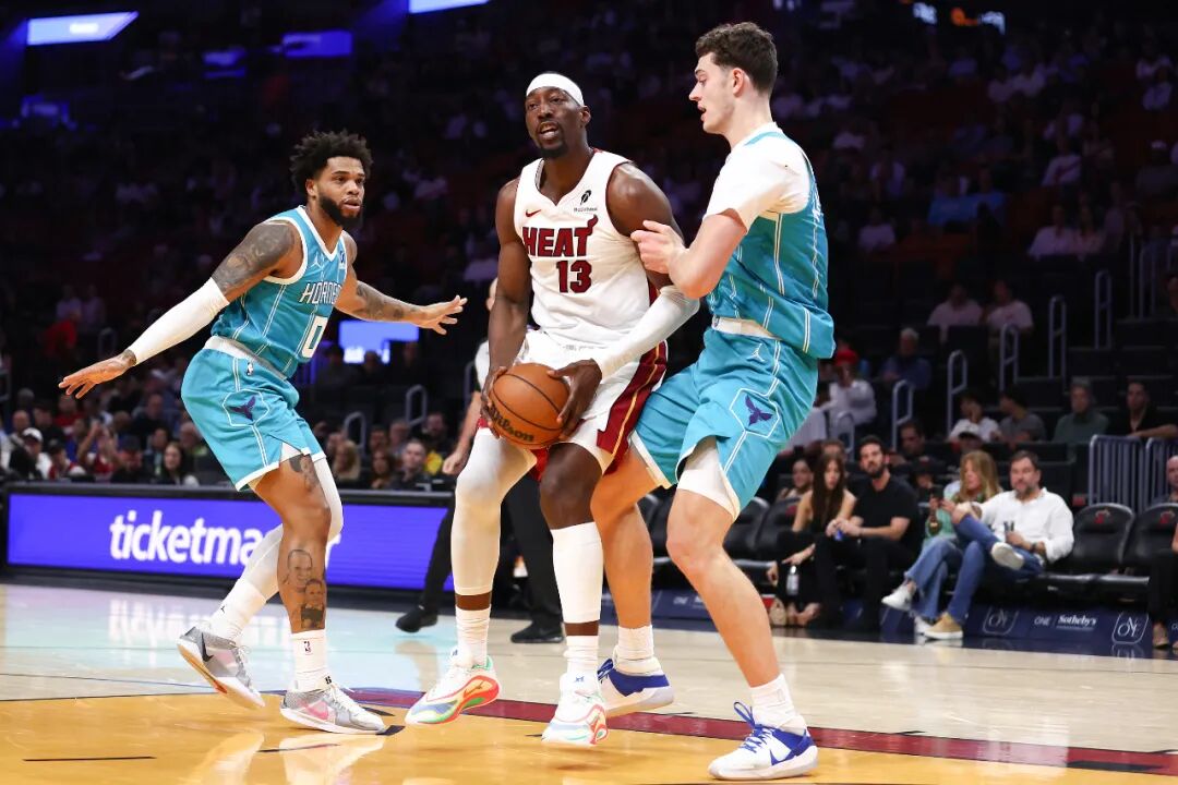 NBA里(lǐ)程(chéng)碑(bēi)之(zhī)日(rì)：巴(ba)特(tè)勒(lēi)16000分(fēn)，马(mǎ)克(kè)西(xi)四(sì)场(chǎng)150分(fēn)